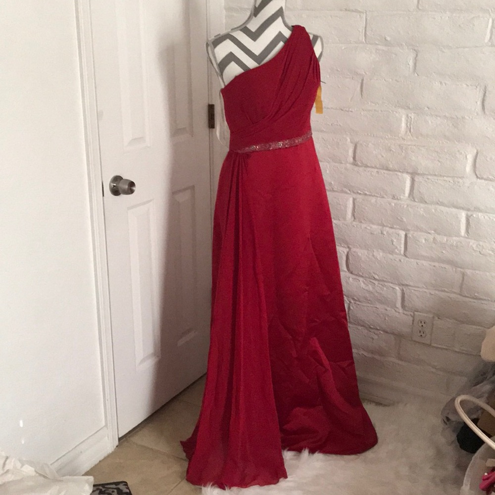 Stunning Red Evening Gown